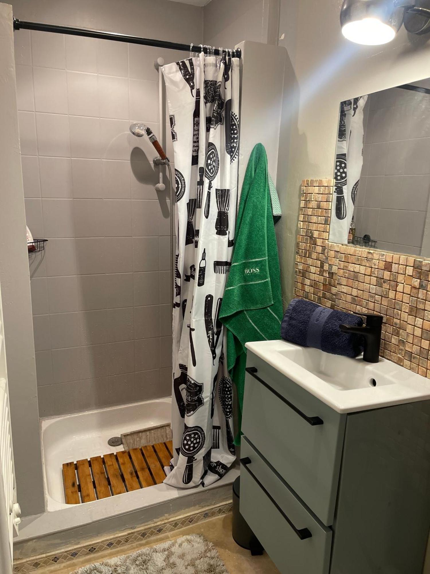 Rent Big Room With Breakfast Free In Old City Nancy Exteriör bild